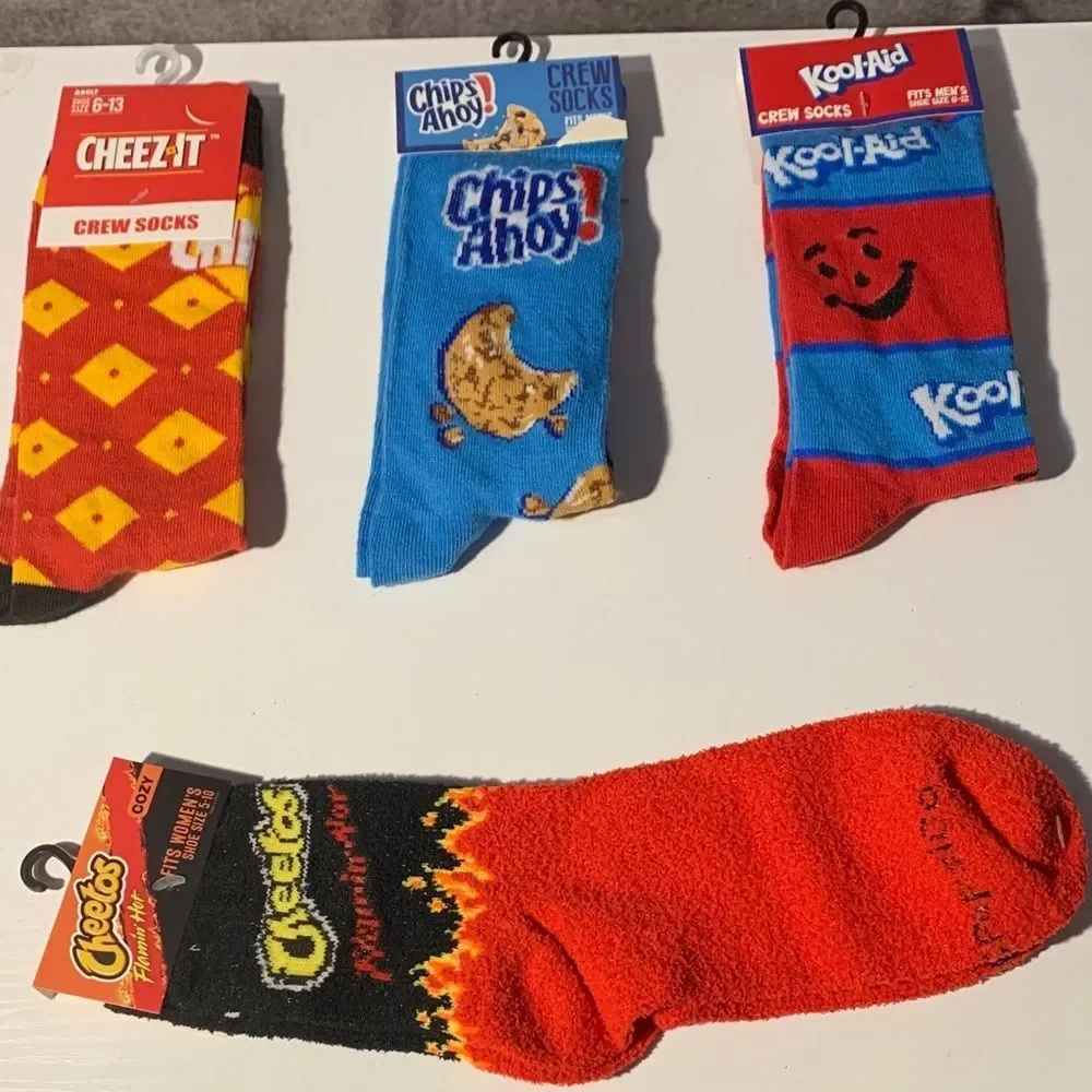 4 pairs of iconic snack food socks. 3 Men’s 1 Women’s